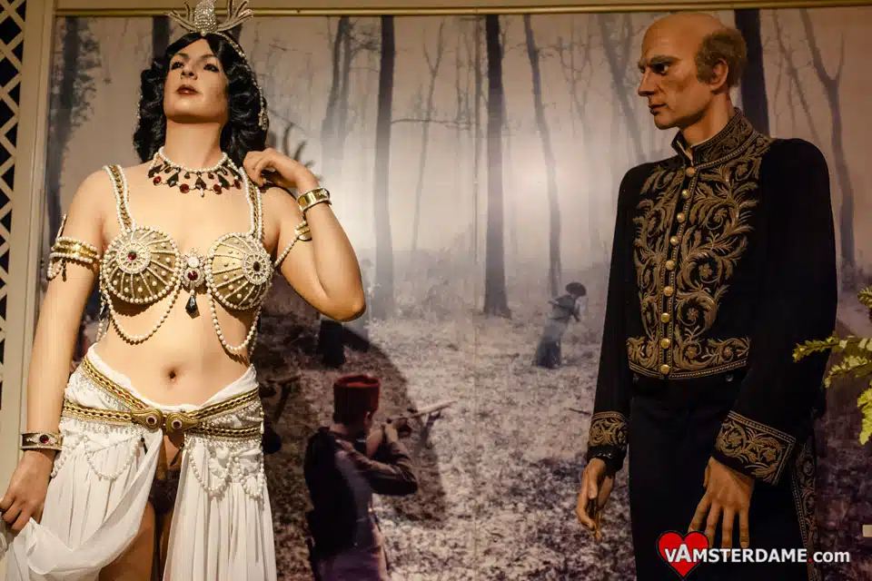 Spy Mata Hari in Amsterdam Sex Museum Шпионка Мата Хари в амстердамском музее секса